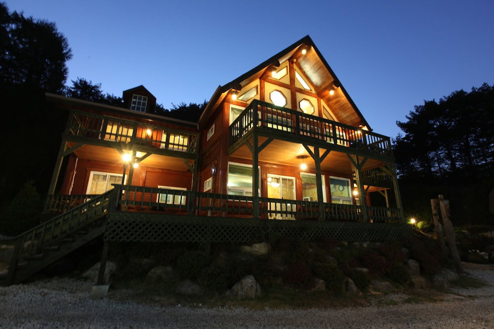 Hotel Muju Naos Pension