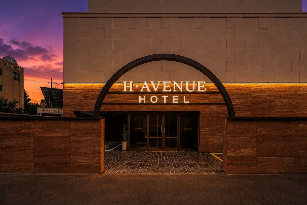 Hotel H-Avenue Hotel Suncheon Station