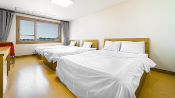 Hotel Jeju Samda Hostel