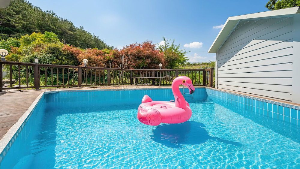 Hotel Geoje Come And Stay Pension