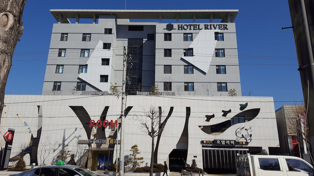 Hotel River Hotel