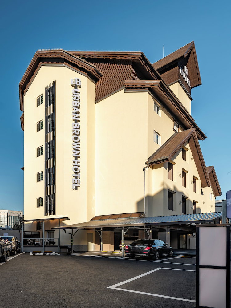 Hotel Urban Brown Hotel