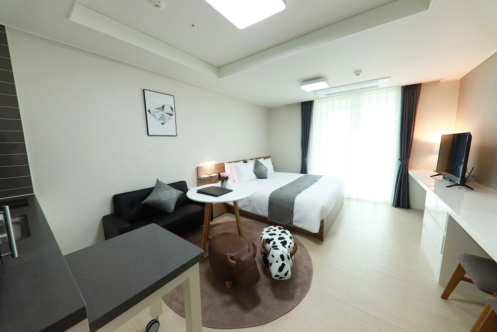 Hotel Leeinstay Hotel