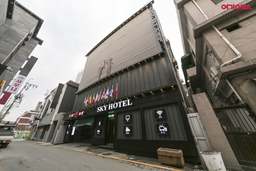 Hotel Sky Motel