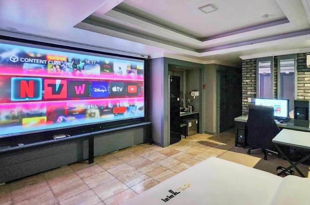 Hotel Pyeongtaek Station Gallery Hotel