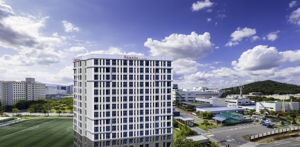 Hotel Ramada By Wyndham Gumi