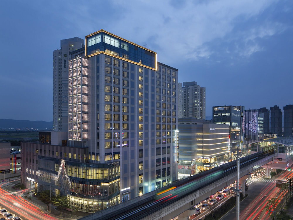 Hotel Isquare Hotel