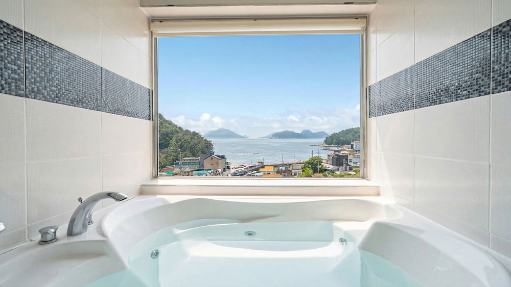 Hotel Geoje Gaonara Pension