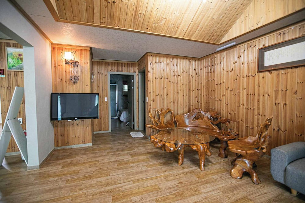 Hotel Jirisan 1 Night 2 Days Pension