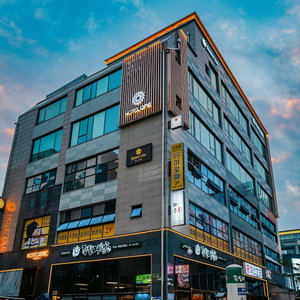 Hotel Hotels One cazare Wanju