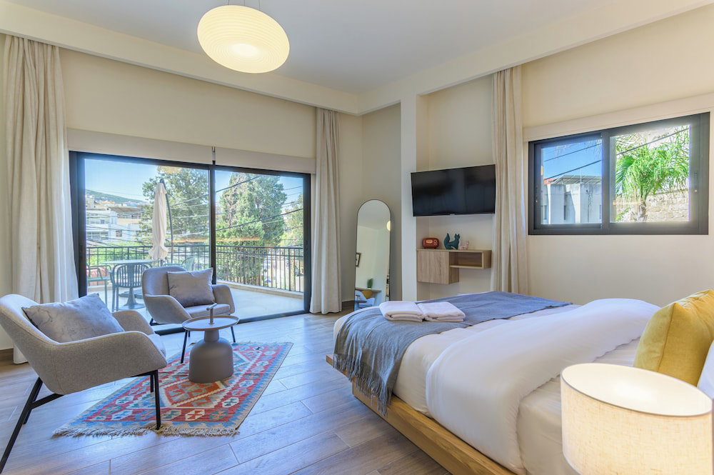 Hotel Quattro - Deluxe Studios & Rooftop In Batroun