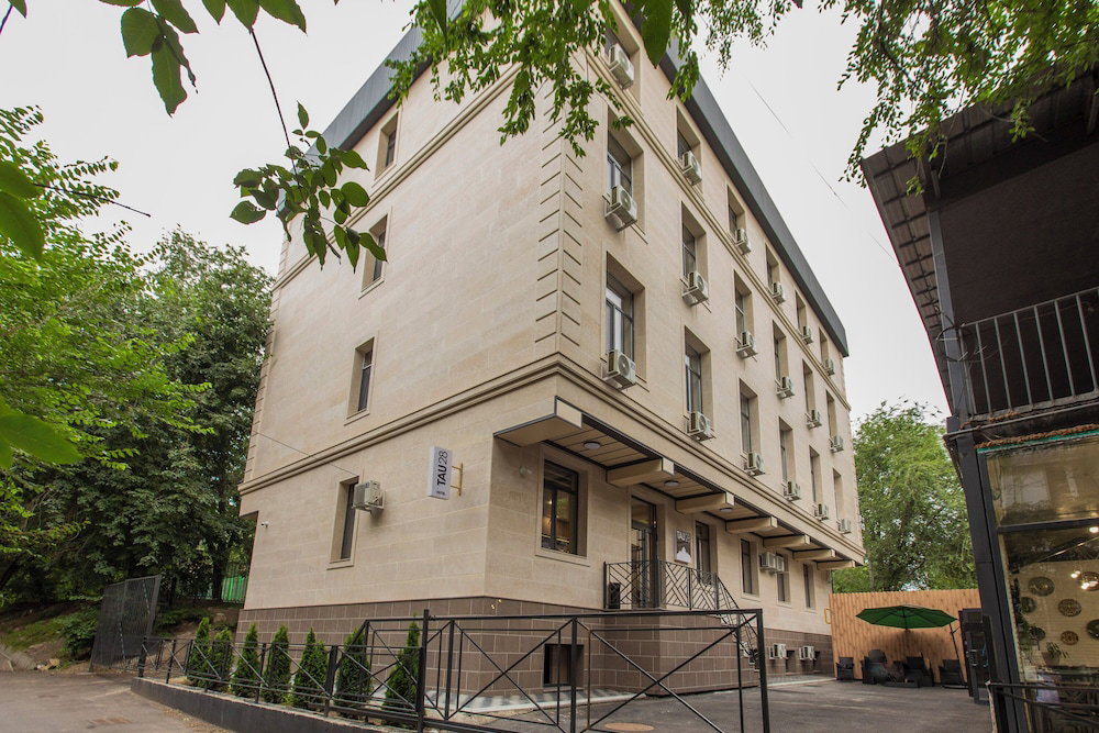 Hotel Tau 28 Hotel