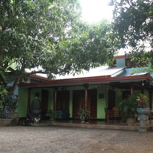 Hotel L.l.tourist Inn & Safari Jeeps cazare Anuradhapura