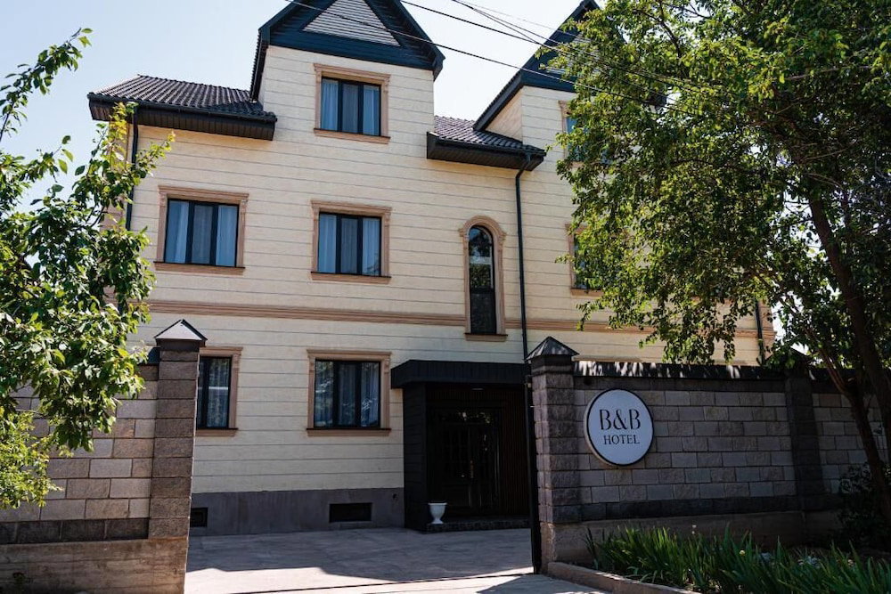 Hotel Bnb Hotel Shymkent