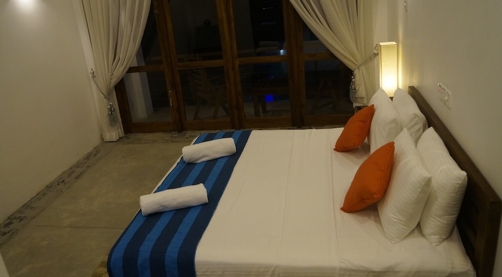 Hotel Athgira