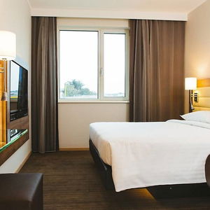 Hotel Moxy Munich Airport cazare Oberding