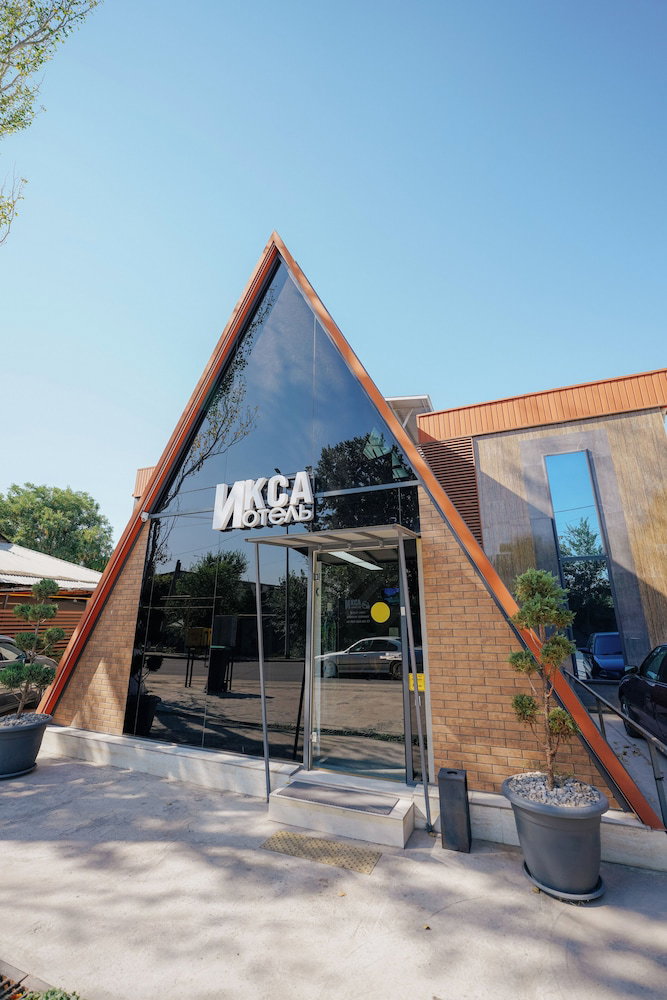 Hotel Iksa