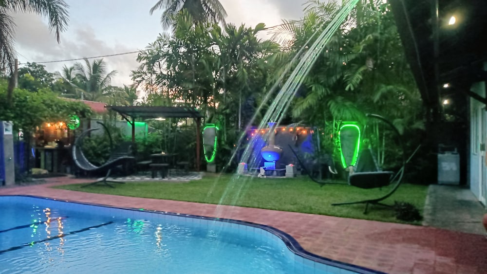 Hotel Palms Villa