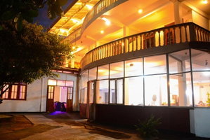 Hotel Shanthi Beach Resort cazare Unawatuna