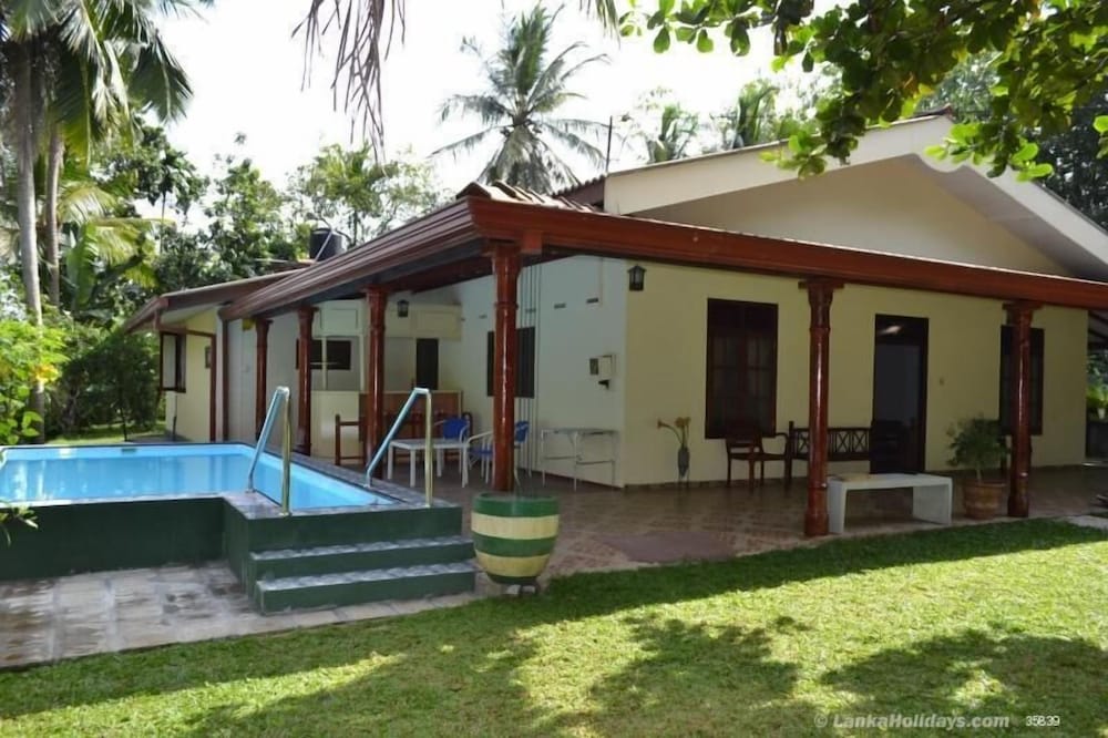 Hotel Graten Tea Garden Holiday Bungalow