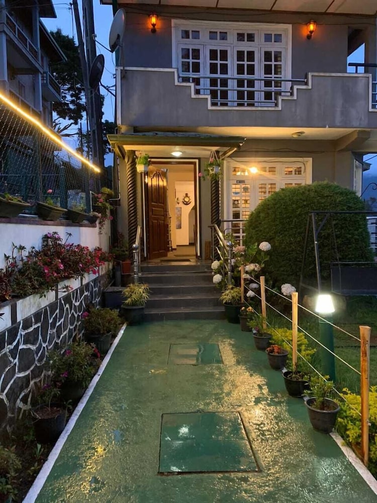 Hotel Royal Mount Hotel