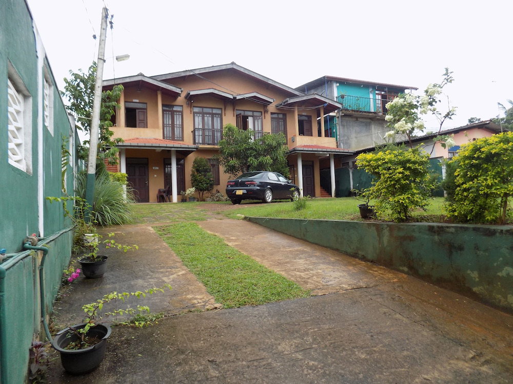 Hotel Hillsview Rest And Guest House