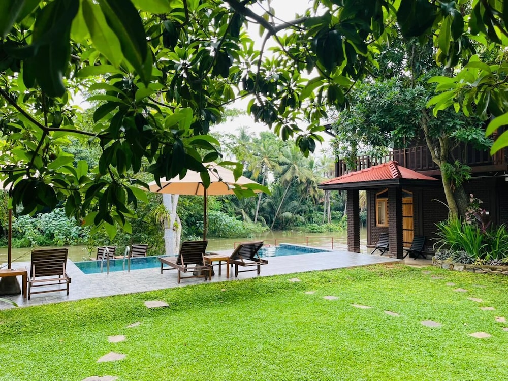 Hotel Yala River Face Inn