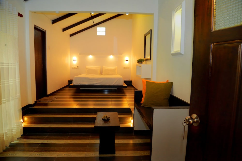 Midigama Holiday Inn