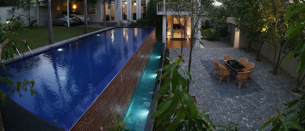Hotel Capital Villa