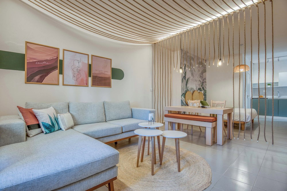 Hotel Agrius - Elegant Studio & Balcony In Batroun