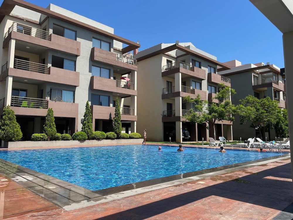 Hotel Seaside Chalet Escape In Batroun