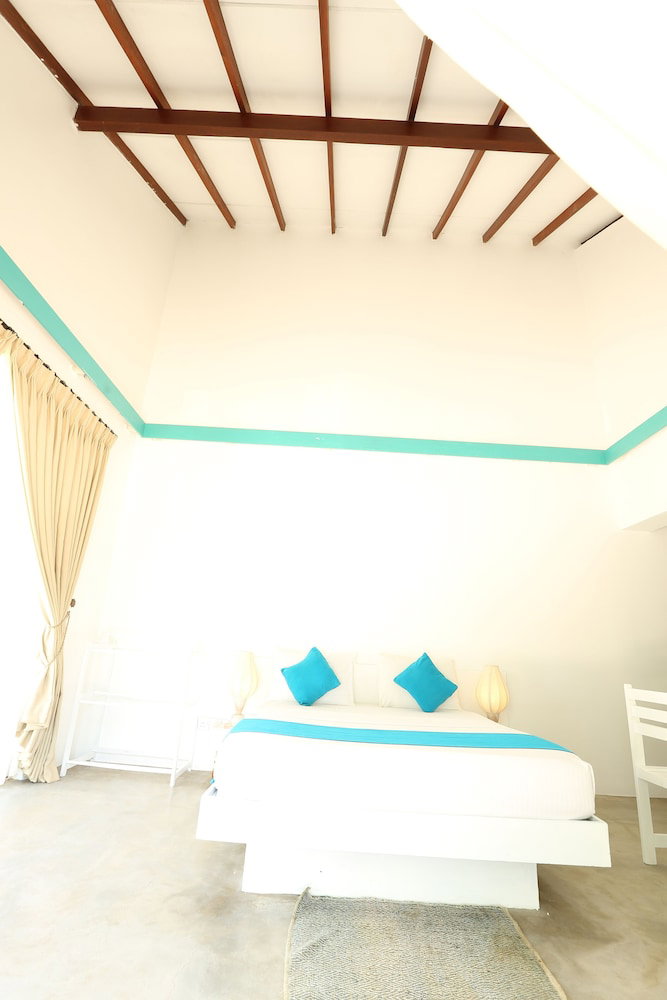 Kay Jay Beach House - Pasikudha