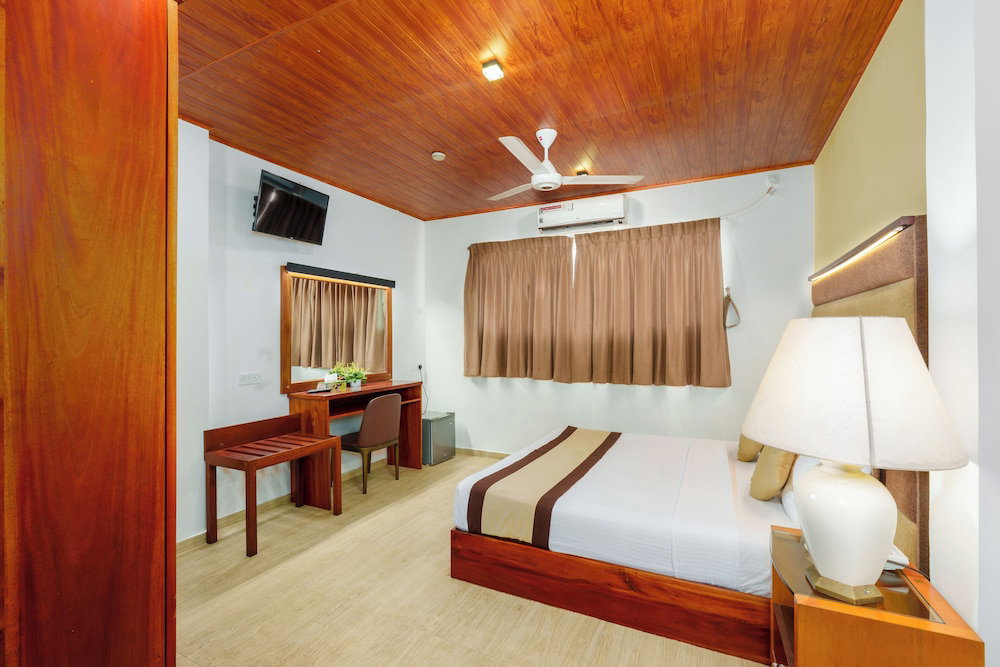 Beach Corridor Hotel & Spa With Free Airport Shuttle