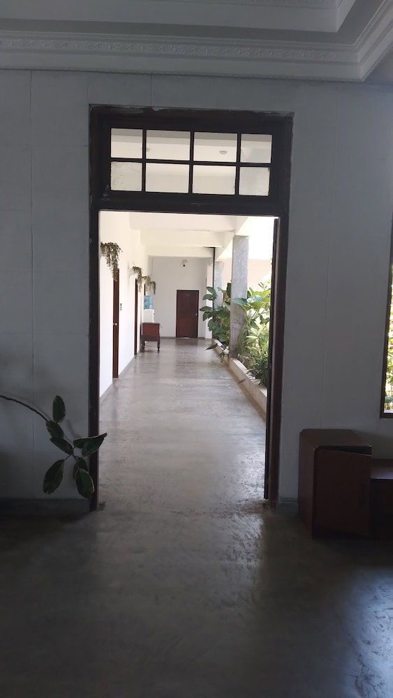 Hotel Sea Breeze Hotel Ambalangoda
