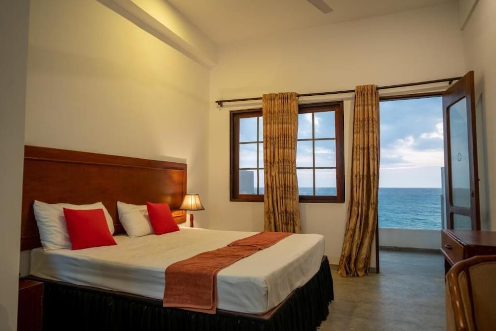 Sea Breeze Hotel Ambalangoda