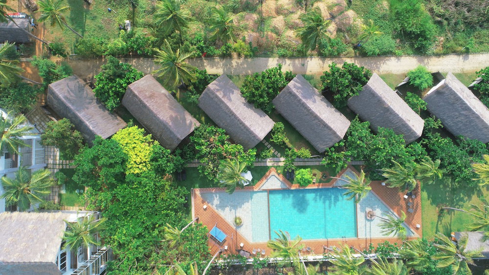 Hotel Blue Whale Beach Boutique Resort