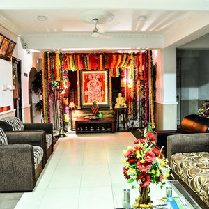 Sejur Sri Krishna Bhavan Hotel vacanta Hatton
