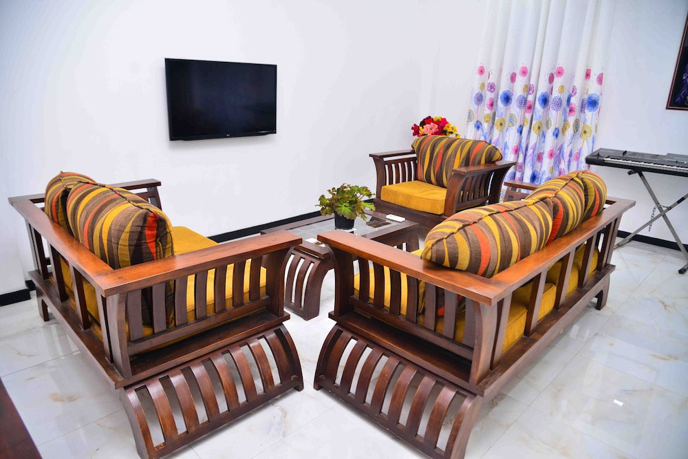 Hotel Lakdinu Apartments