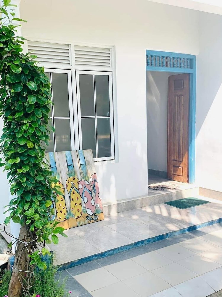 Hotel The Beach House Nilaveli
