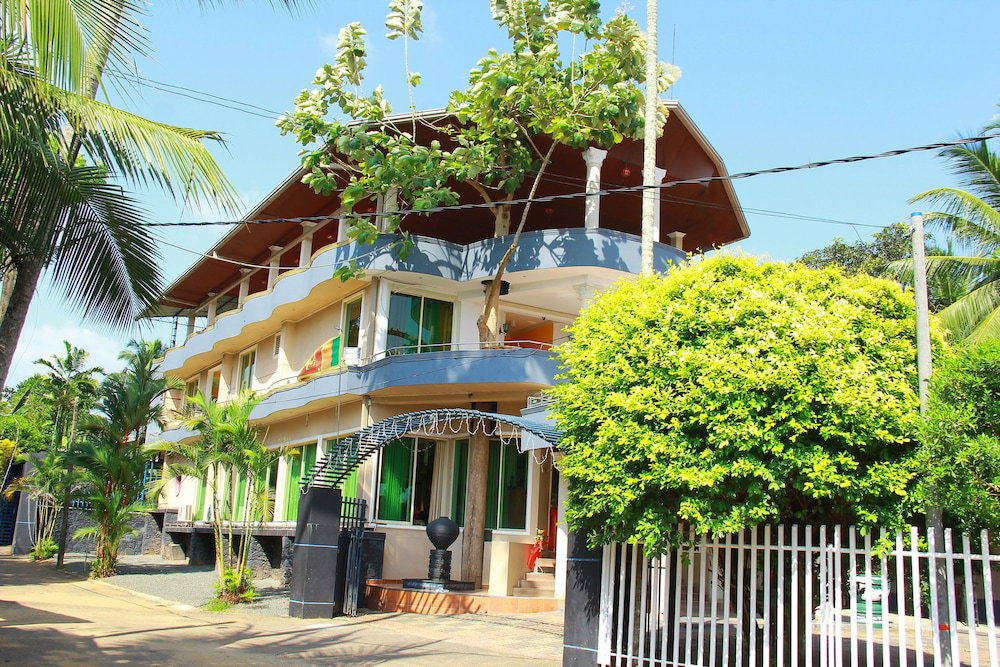 Hotel Kamaro Holiday Resort