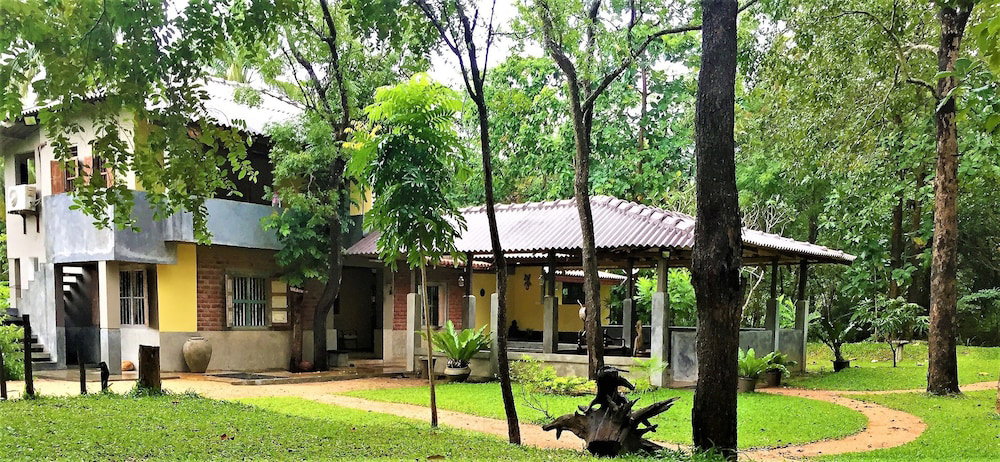 Hotel Hiddenside Waya Ulpatha