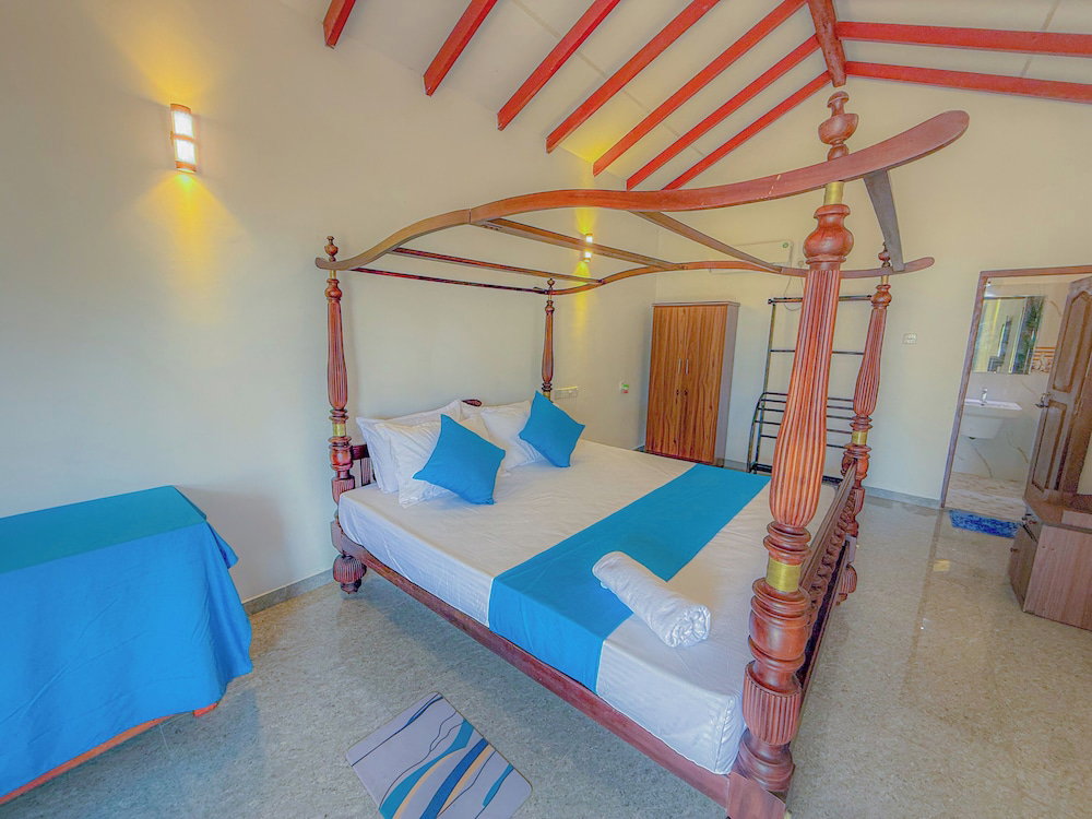 Hotel Blue Water Paradise Akurala