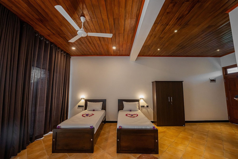 Hotel Seetharama Beach Hotel