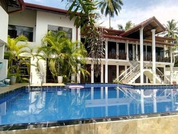 Hotel Tasheema Beach Resort