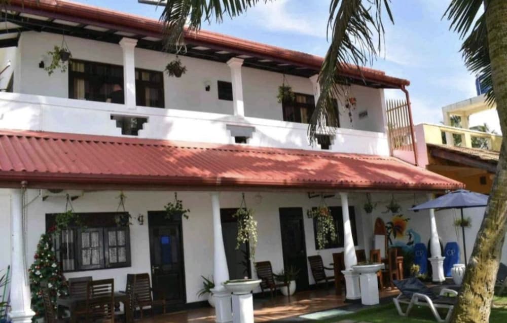 Hotel Ashen's Beach House