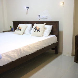 Hotel Under Water Safaris cazare Nilaveli