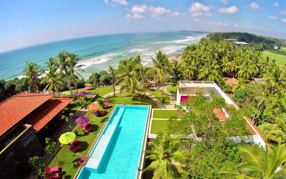 Hotel Utmt Underneath The Mango Tree Beach & Spa