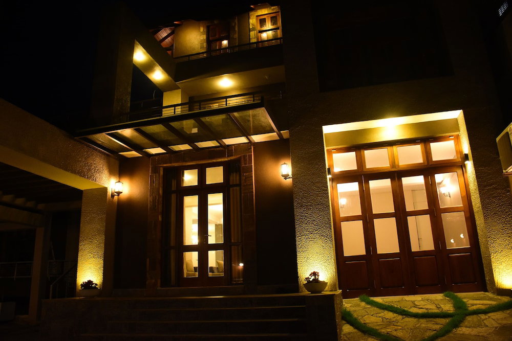 Hotel Hill Roost