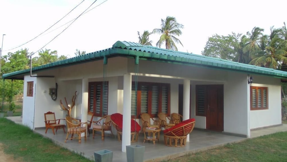 Hotel Xaviers Nila Villa