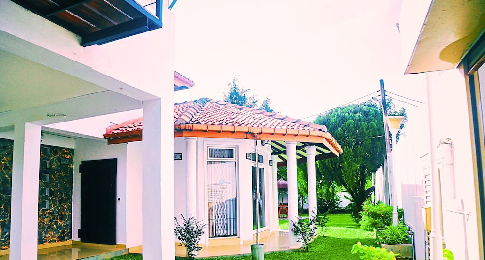Hotel Ared Villa